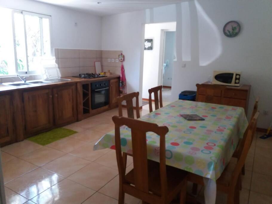 Location Saisonniere Le Clos Des Agrumes Sainte Anne Exterior foto
